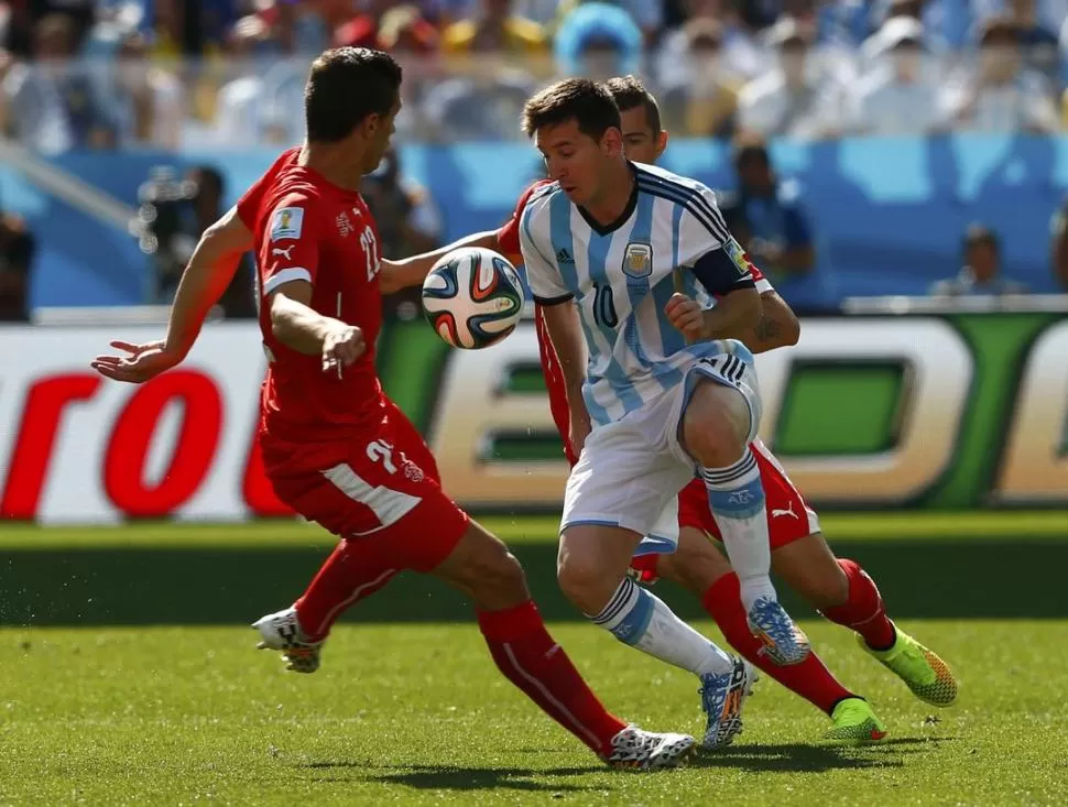 ENORME TRISTEZA. A pesar de la magia de Lionel Messi Argentina sucumbió ante Alemania. Rodrigo Palacio desperdició una chance clara con el partido 0 a 0. “Chiquito” Romero fue uno de los puntos altos.                