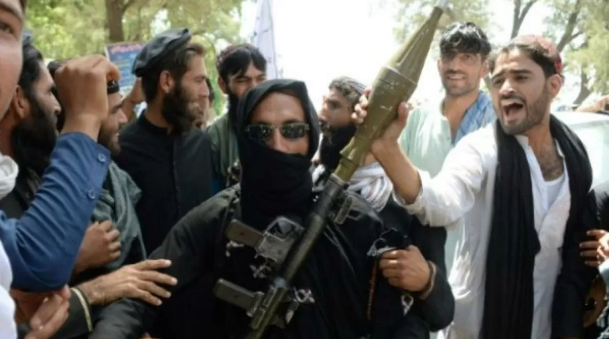 En plena tregua, un atentado deja más de 20 afganos muertos