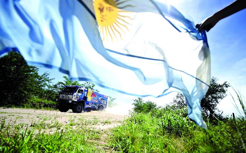  PASIÓN A LA ARGENTINA. El año próximo, las máquinas dakarianas no pasarán por ningunas de las provincias argentinas.