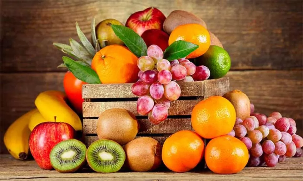 SALUDABLES. Pese a los mitos, las frutas son claves en todas las dietas. 