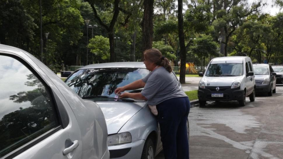 Proyectan legalizar el estacionamiento pago