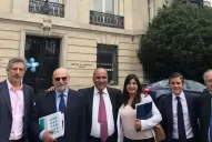 Manzur busca tentar a la industria farmacéutica