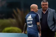 Luego de la reunión que mantuvieron Chiqui Tapia y Sampaoli, se confirmó que el técnico sigue