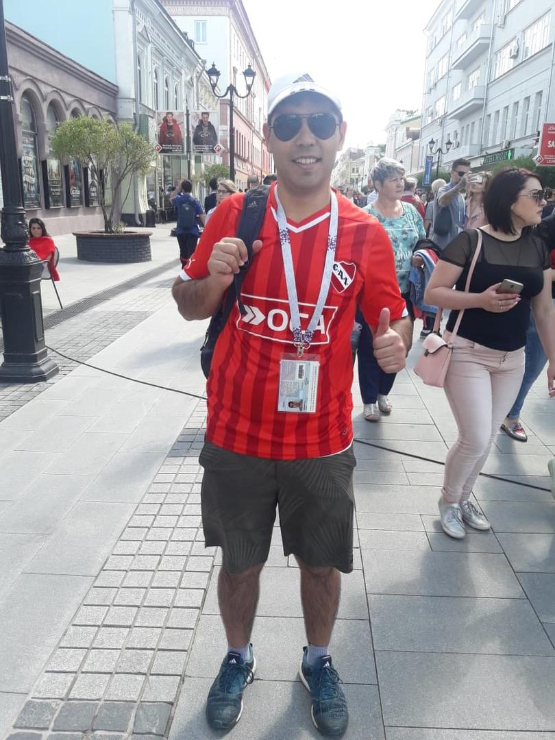 ES DEL “ROJO”. El neuquino Daniel Bonelli luce la camiseta de Independiente. la gaceta / fotos de guillermo monti (enviado especial)
