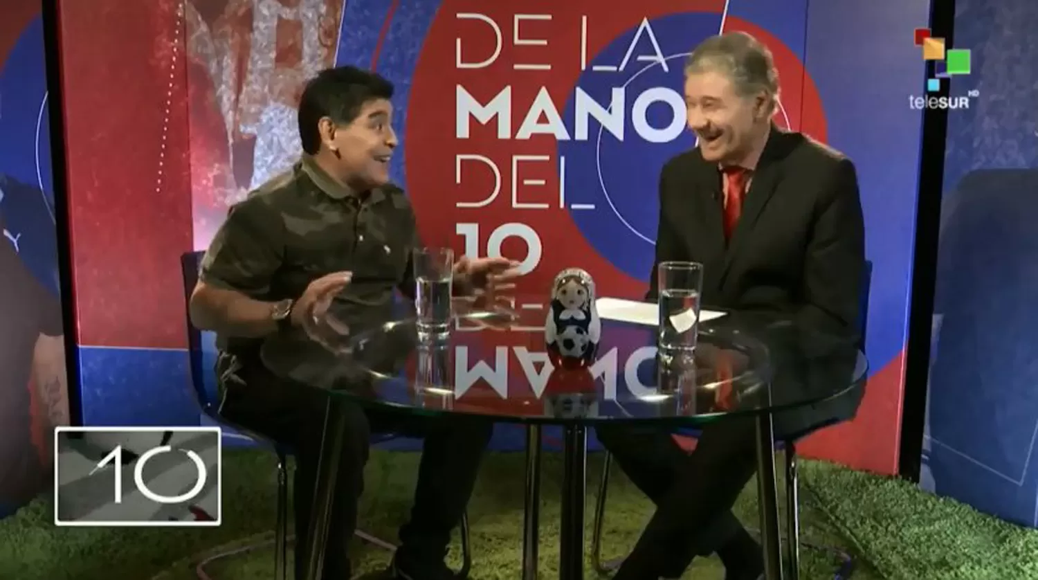 ENTREVISTA .Maradona y Víctor Hugo en el programa De la mano del Diez. FOTO CAPTURA DE VIDEO. 