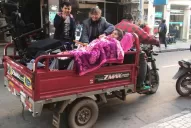 En motocarro la trasladan a hacer sus trámites en la Anses