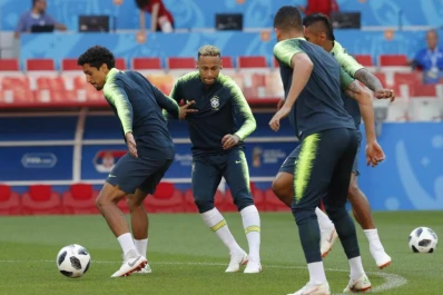 Brasil se juega su pase a octavos