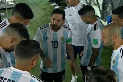 La arenga de Messi para que Marcos Rojo terminara el partido como delantero