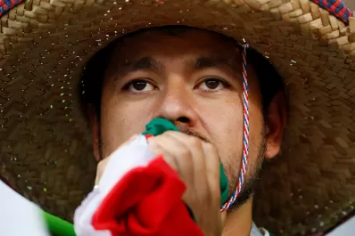 México sufrió para pasar a octavos, una fase que no supera hace 48 años