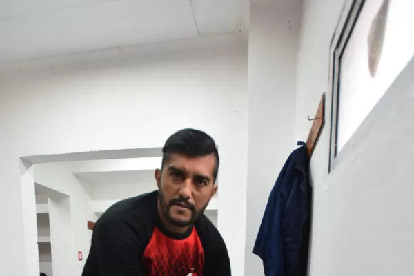 Franco Sosa, el “tigre” que se viste de presidente y de jugador en Ñuñorco
