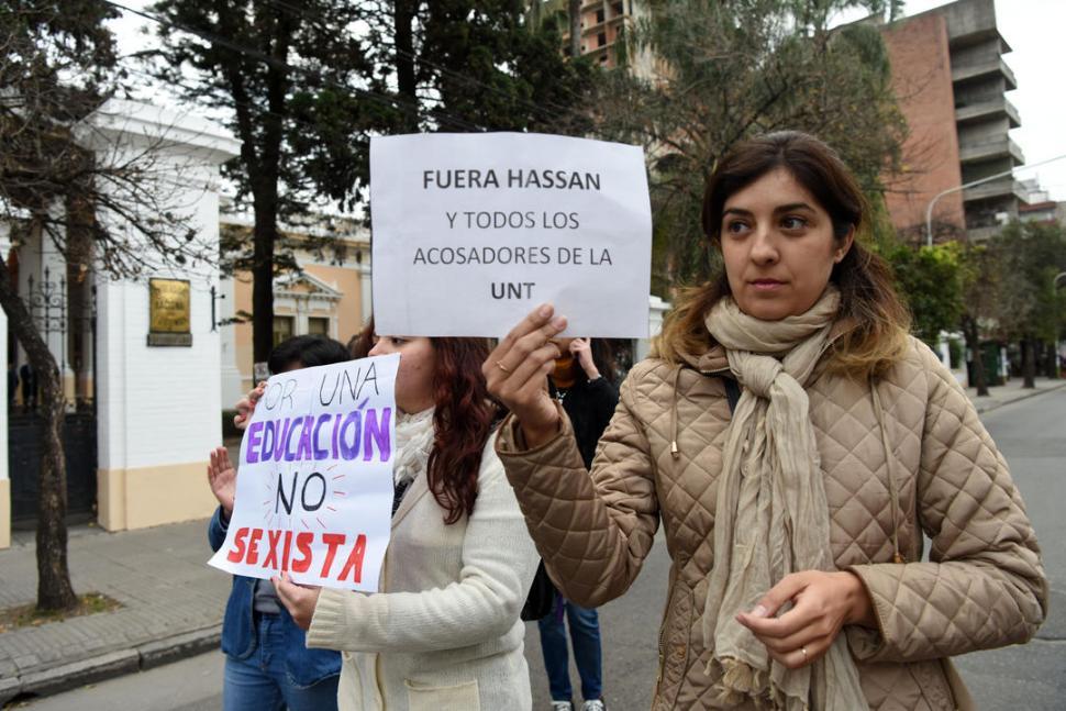 Acoso: suspenden nuevamente al docente Hassan, esta vez por 60 días más