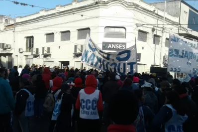 Amenazan con tomar la sede de la Anses de Concepción: denuncian que cobran $ 300 por turno