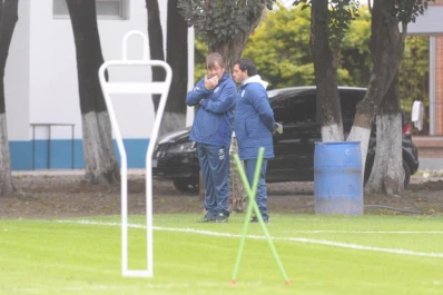 Zielinski no se desespera por la llegada de refuerzos