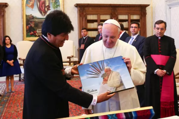 El Papa y Evo hablaron de la situación regional y de fútbol