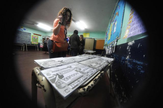 Una reforma electoral para descongestionar los cuartos oscuros sin ... Una reforma electoral para descongestionar los cuartos oscuros sin ...