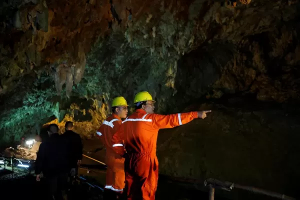 No hay señales de los chicos perdidos en una cueva inundada