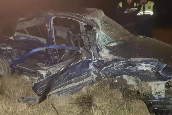 Seis heridos, entre ellos menores, luego de un fuerte choque entre dos autos