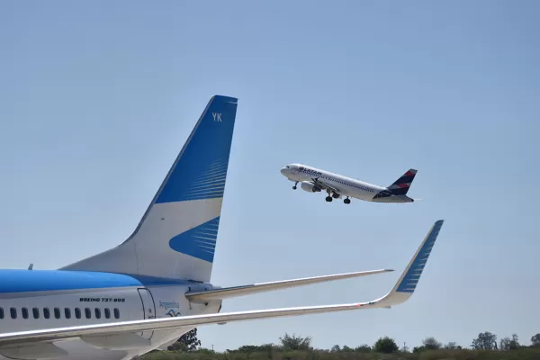 Desde agosto podrá bajar el precio de los pasajes aéreos
