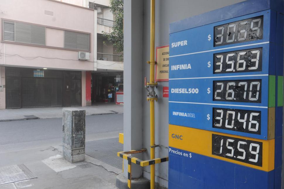 Nafta súper a $ 30,69 tras el aumento del 5%