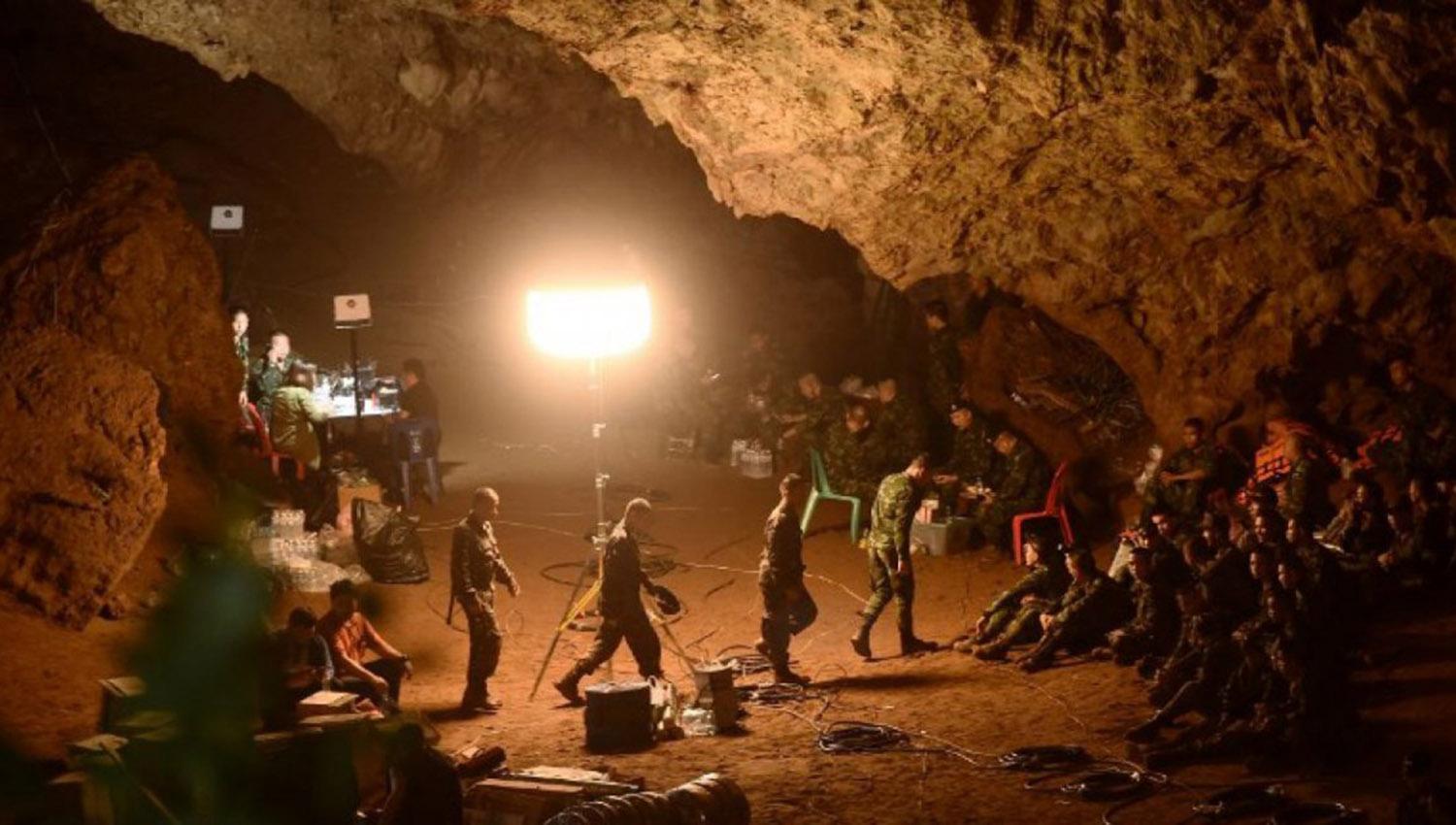 TAILANDIA. Expertos realizaron una búsqueda intensa para rastrear al grupo atrapado en una cueva. FOTO TOMADA DE MINUTOUNO.COM.