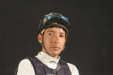 Snow Lion se lució antes del gran clásico