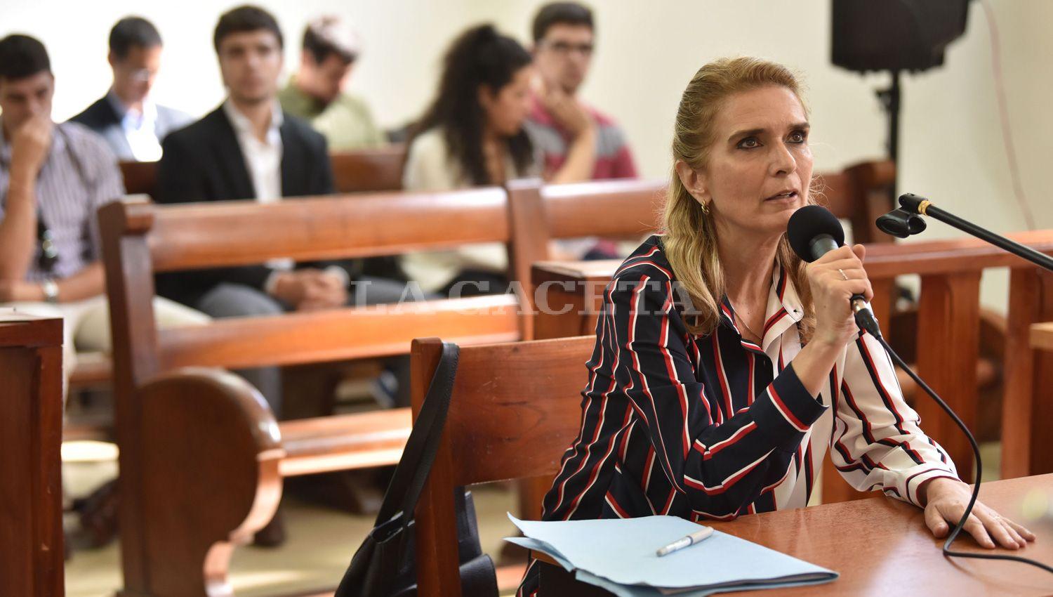 EN EL RECINTO. Silvia Elías de Pérez prestó declaración delante del tribunal durante el proceso que terminó ayer. ARCHIVO LA GACETA / FOTO DE INÉS QUINTEROS ORIO