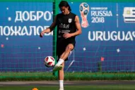 Cavani reapareció en la práctica de Uruguay con la esperanza de jugar ante Francia