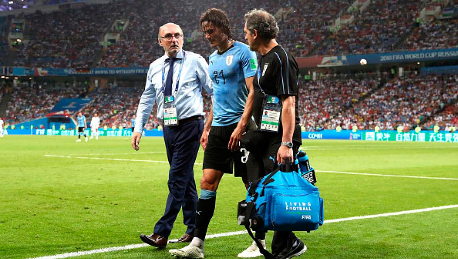 Cavani reapareció en la práctica de Uruguay con la esperanza de jugar ante Francia