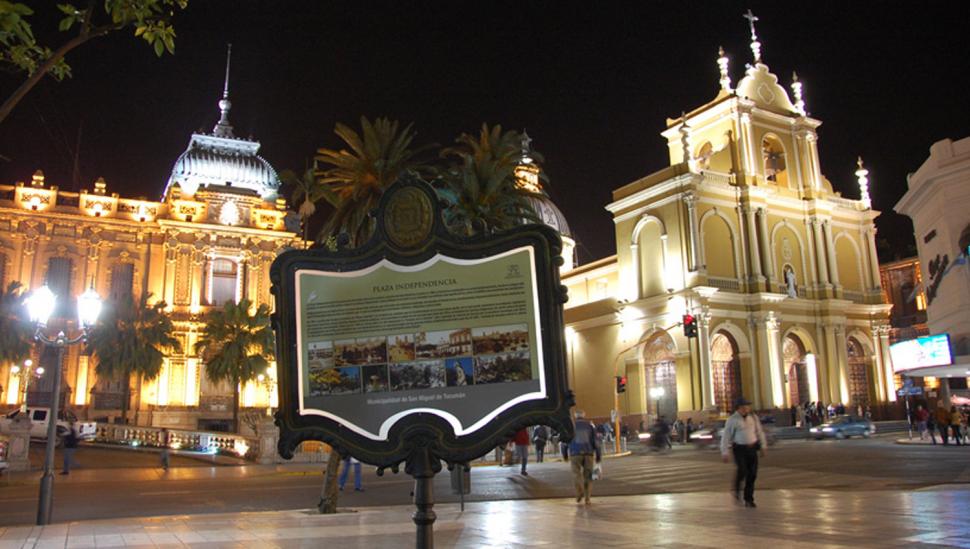 Espectáculos al aire libre en la plaza Independencia