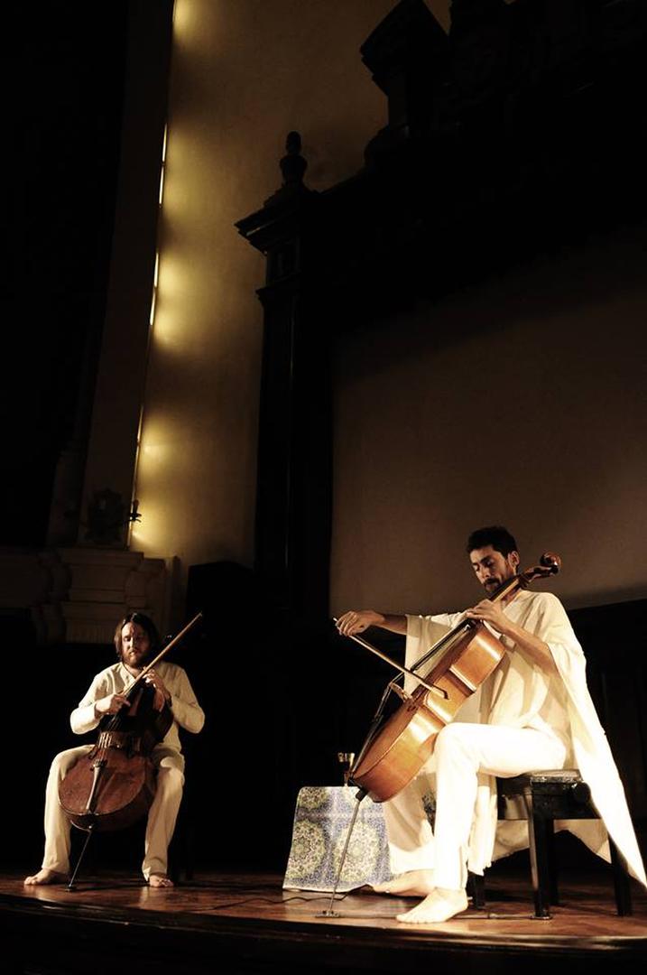 REVELACIÓN. CheChelos populariza el instrumento para hacer música de la tierra y no de la ciudad.  Prensa Ente Cultural 