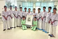 Los chicos rescatados de la cueva de Tailandia ya lucen recuperados