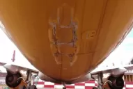 Un avión de Flybondy no pudo despegar tras chocar la cola con la pista