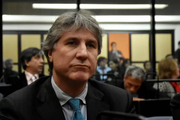 Amado Boudou se entregó en Comodoro Py y regresará a prisión