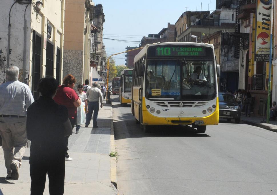 Buenos Aires recibe el doble de subsidios al transporte que Tucumán