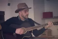 Adrián Arregui, el trovador “santo”