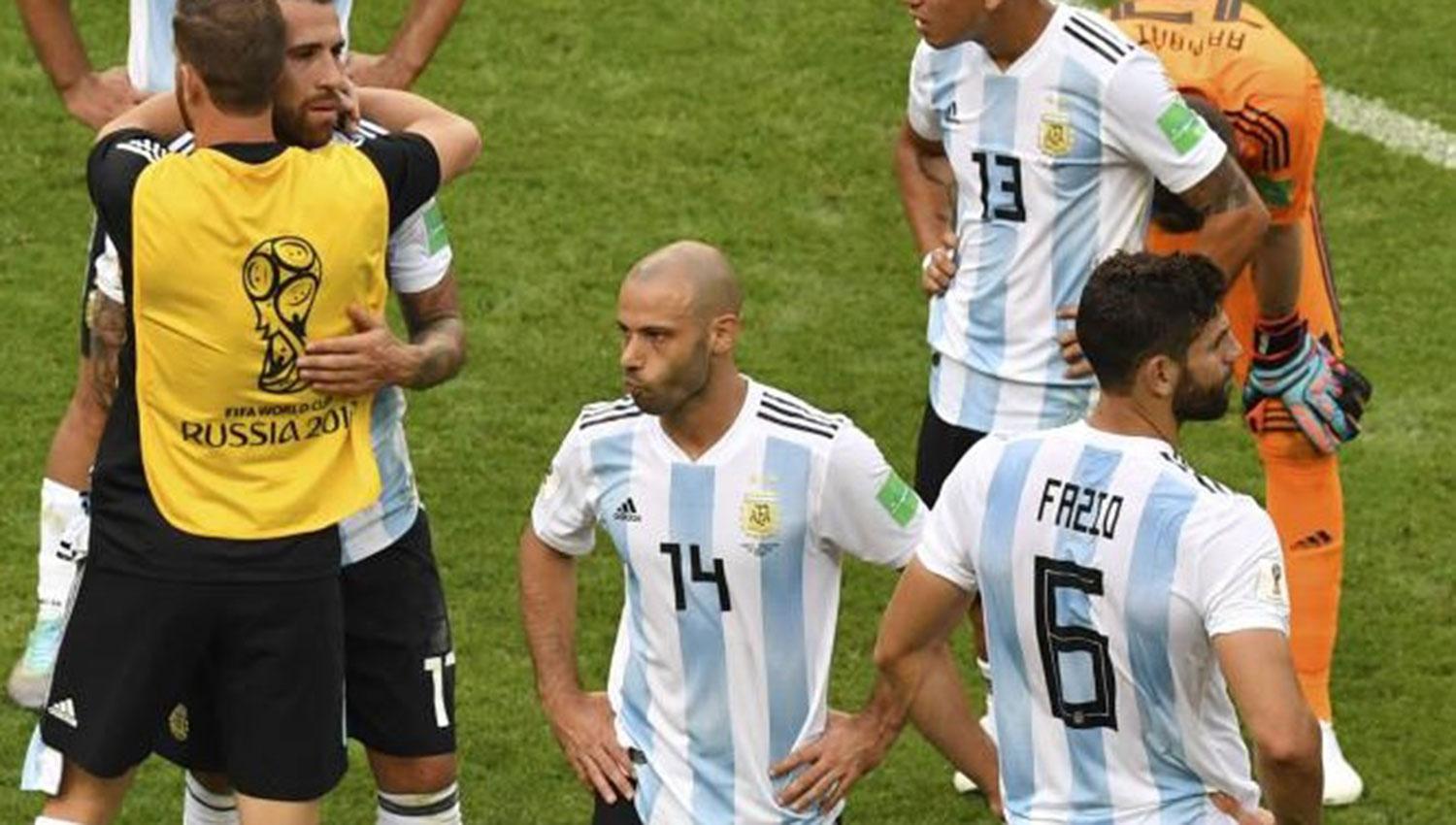 UNO DE LOS PEORES. Javier Mascherano integra el peor 11 del Mundial.