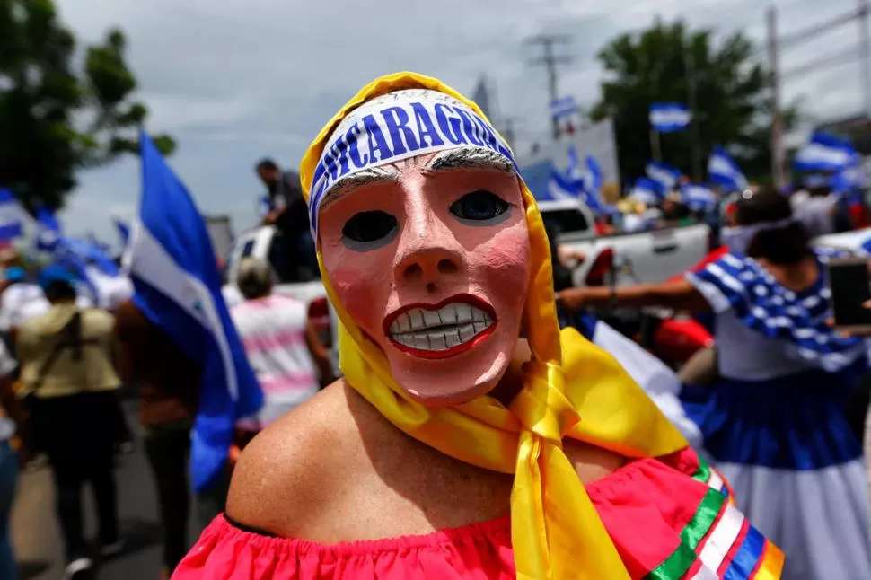OPOSITORA. Una mujer se manifiesta en contra del presidente Ortega. reuters