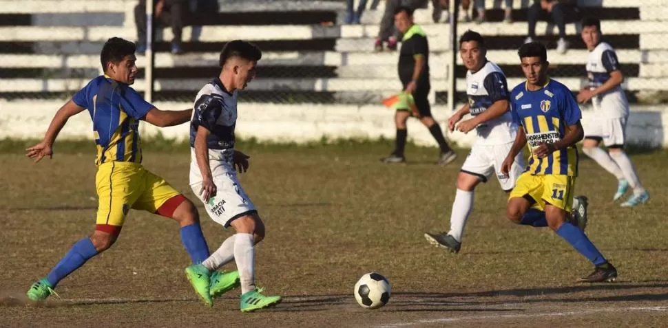 PARES. San José y Estación Experimental hicieron un gol por lado en Cebil Redondo. la gaceta / foto de DIEGO ARÁOZ