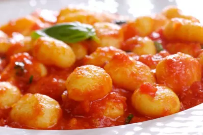 Hoy en Cocinando con Maxi: ñoquis de papa con salsa de verdura