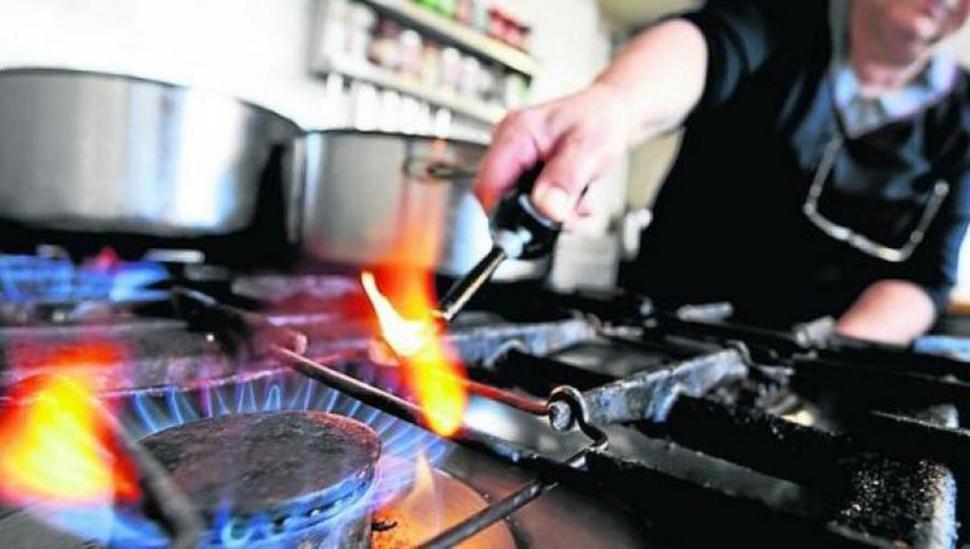 Pronostican nuevas subas de luz y gas hasta fin de año