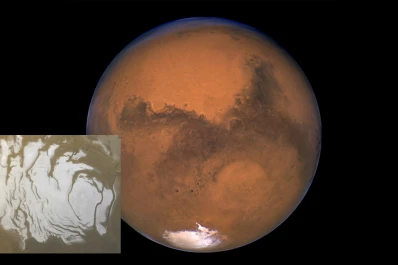 Video: descubren un lago líquido debajo del hielo del polo sur de Marte