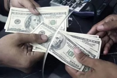 Dos salteños intentaban vender 10.000 dólares falsos en el sur tucumano