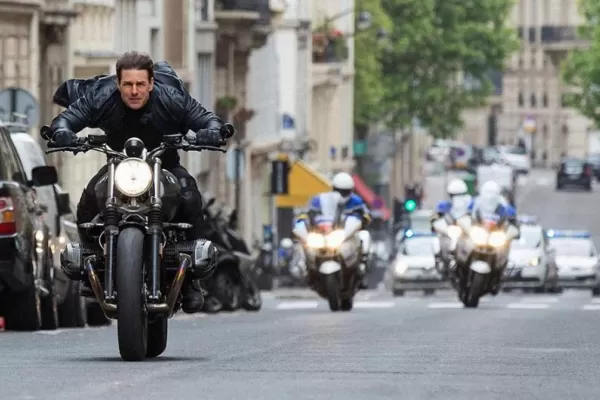 Ethan Hunt busca ser el James Bond de la nueva generación