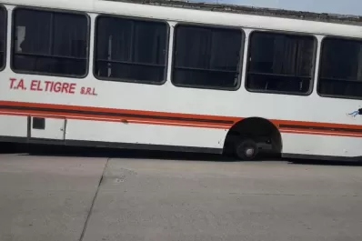 Quejas de vecinos de Leales por el mal estado de los colectivos