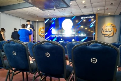 Se entregaron los premios de la Superliga y Pavón fue elegido mejor jugador