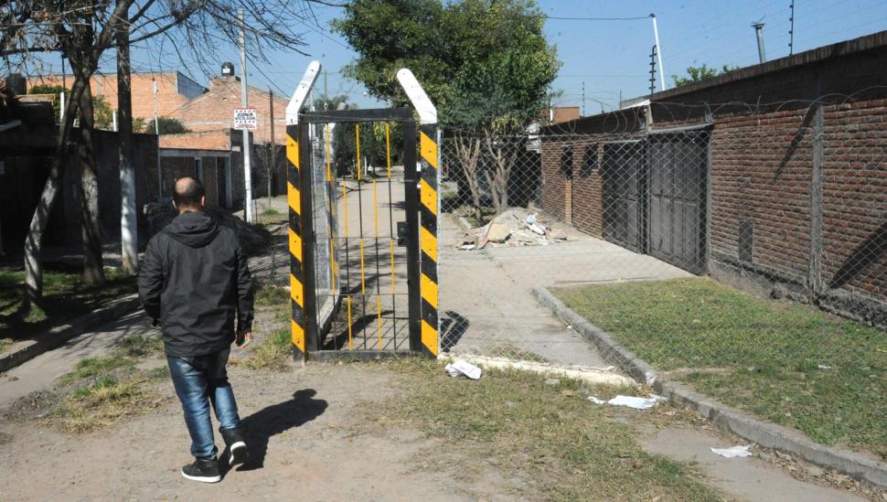 Los vecinos alambraron la calle para frenar los robos