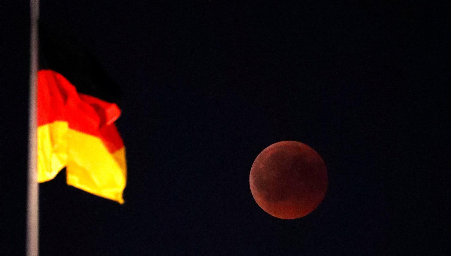 Galería de fotos: así se vio la luna de sangre alrededor del mundo