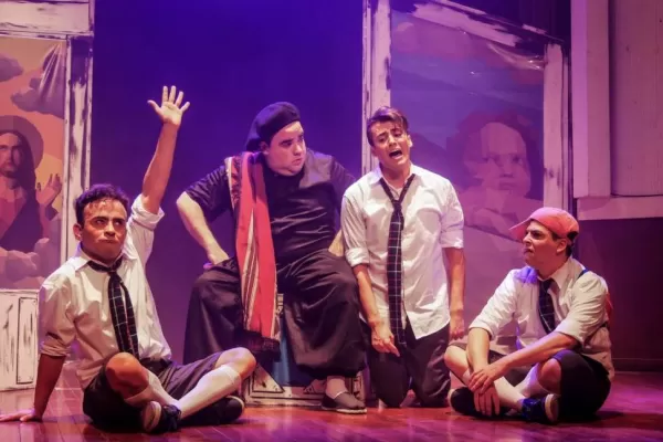 Teatro, títeres y clowns junto a poetas y música en la agenda de hoy