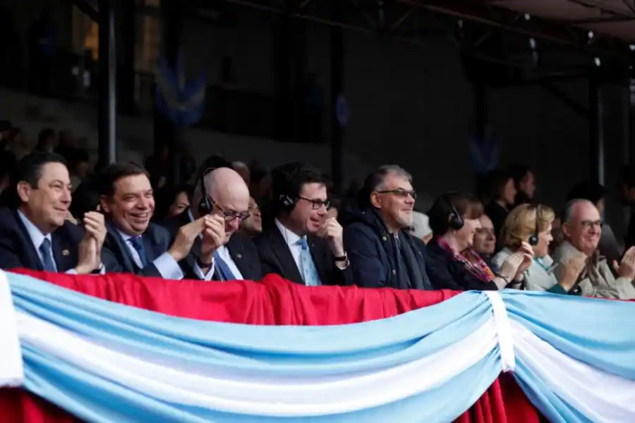 FUNCIONARIOS EXTRANJEROS. Los ministros de Agricultura del G-20 participaron del acto de apertura de la edición 132 de la muestra del campo argentino. 