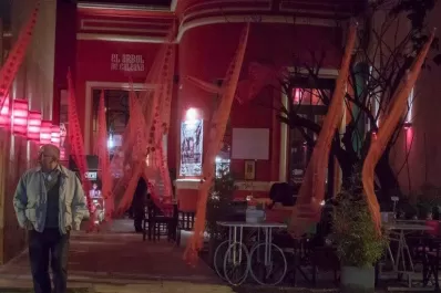 Su última noche: la crisis derribó a El Árbol de Galeano